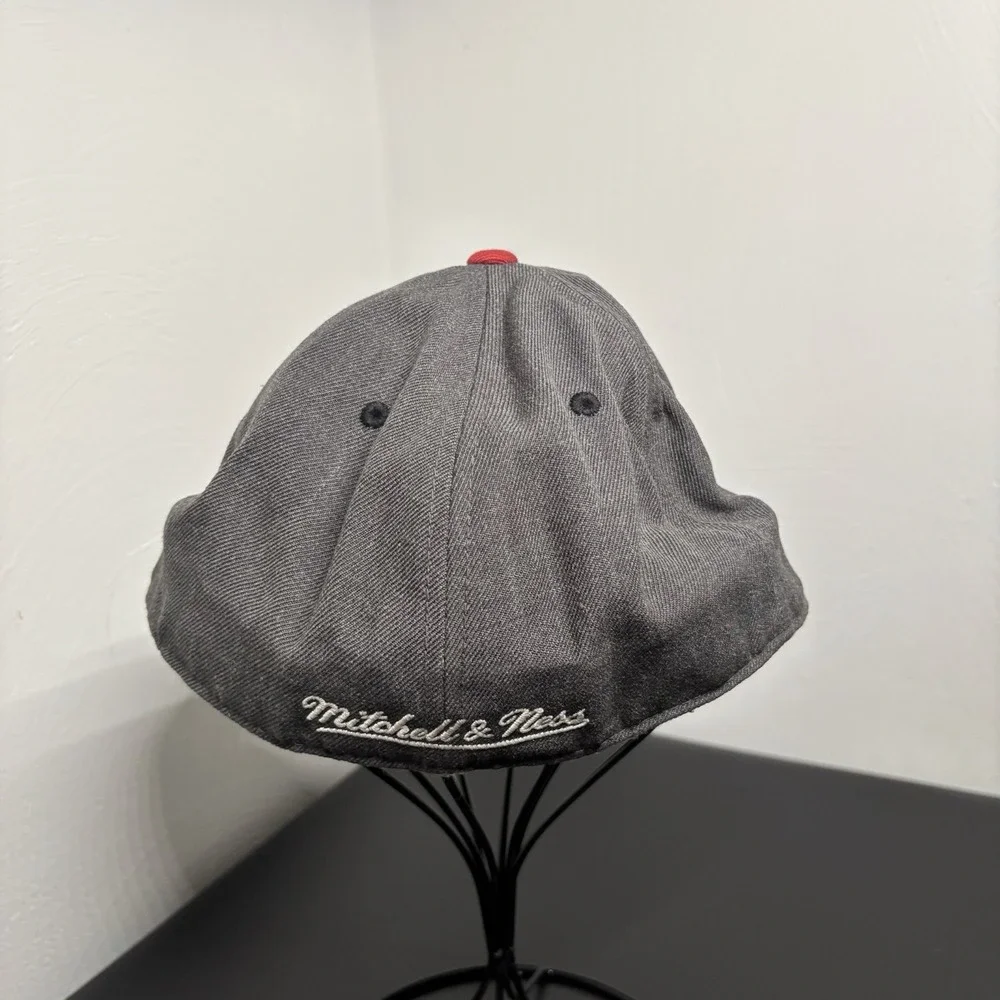 Miami‎ Heat Mitchell & Ness Snapback NBA Hat Red/Gray Grey Size 7 5/8 Cork